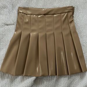 Pleated skirt